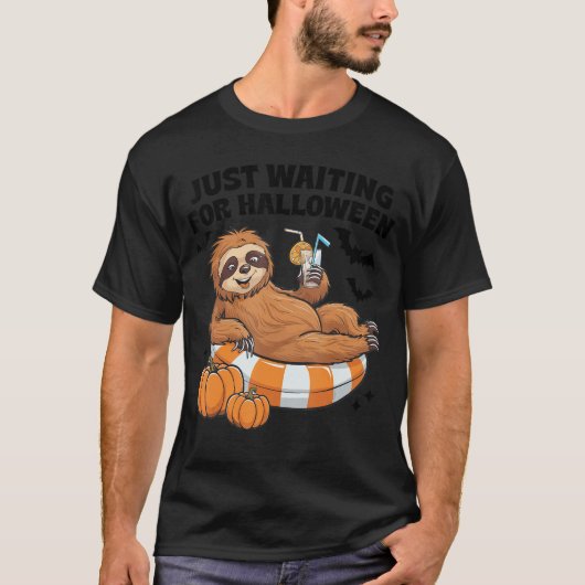 ハロウィンを待つだけ かわいい怠け者スロース ハロウィン Tシャツ (正面)
