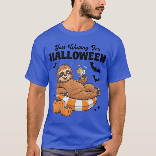 ハロウィンを待つだけ かわいい怠け者スロース ハロウィン Tシャツ (正面)