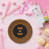 ハロウィンクラシックのオレンジと黒ストライプの色 ペーパープレート (パーティー)