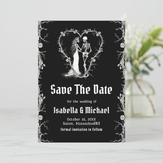 ハロウィンゴシックの黒と白のSave The Date 招待状 (スタンド正面)