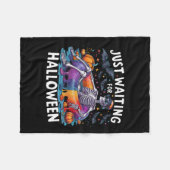 ハロウィンシーズンを待っ不気味ていおもしろいる フリースブランケット (正面(横))