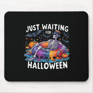 ハロウィンシーズンを待っ不気味ていおもしろいる マウスパッド