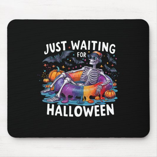 ハロウィンシーズンを待っ不気味ていおもしろいる マウスパッド (正面)