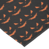 ハロウィンジャックオールタンオレンジ顔ブラックパターン テーブルクロス (アングル)