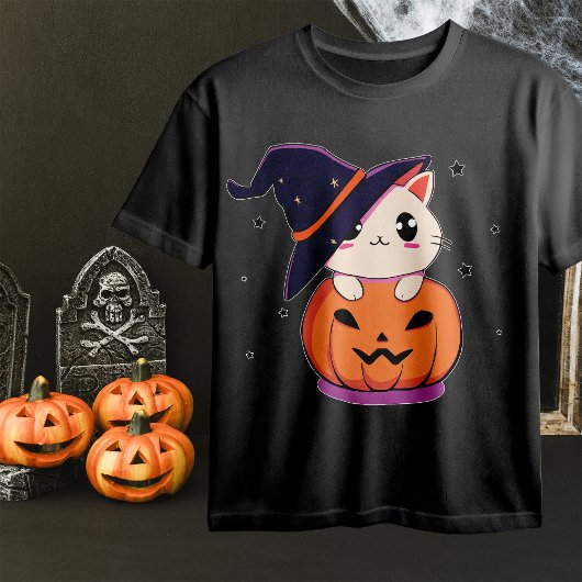 ハロウィンジャック・オランタンに魔女帽子をかぶった猫 Tシャツ
