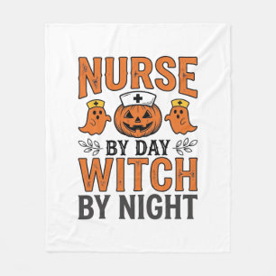 ハロウィンナースの魔女の夜ヴィンテージTシャツデザイン フリースブランケット