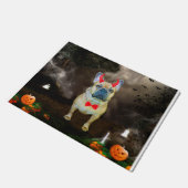 ハロウィンフランスのの衣装を着たブルドッグ ドアマット (アングル)