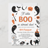 ハロウィンベビーシャワーのための"小さなBooがもうすぐ生まれる"デザイン 招待状 (正面)