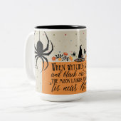 ハロウィンマグの近くにいる ツートーンマグカップ (正面左)