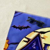 ハロウィン不気味マンションアートワーク ビーチタオル (インサイチュ)