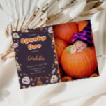 ハロウィン不気味ワン誕生日フォト招待状 招待状<br><div class="desc">このカスタマイズ可能な招待状カードは、ハロウィーンの誕生日コレクション用に設計され、ダークパープルの背景、ピンクのカボチャ、不気味なスカル、オレンジのスパイダーウェブ、編集可能な写真セクション、手書き入力およびサンセリフフォントを備えている。一致する項目が使用可能。</div>