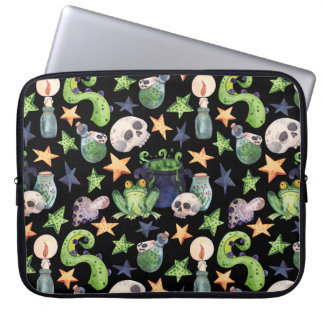 ハロウィン不気味：暗い手書きパターン。 ラップトップスリーブ