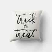 ハロウィン動揺してをトリックまたは治療する クッション (裏面)