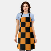 ハロウィン市松模様にのパターン エプロン (着用した状態)