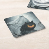 ハロウィン幽霊が黒猫に乗る スクエアペーパーコースター (アングル)