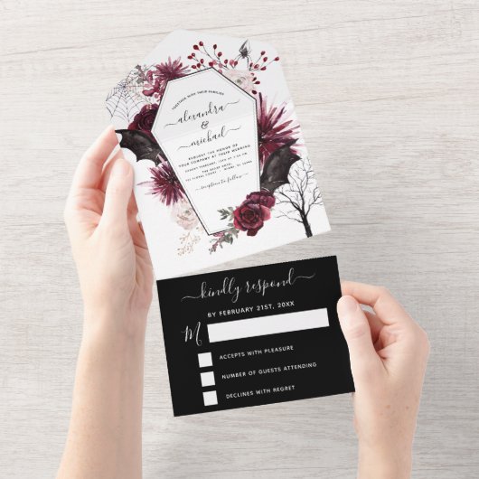 ハロウィン結婚の秋の秋ダークブルガンディーブラック オールインワン招待状 (貼ってはがせる)