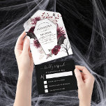 ハロウィン結婚の秋の秋ダークブルガンディーブラック オールインワン招待状<br><div class="desc">ハロウィーン10月31日の秋の秋ダークウォーター色ブルゴーニュとブラックウェディングRSVP招待状 – 特別な不気味なウェディングの日のお祝いのためのモダン花、クモ、クモ、クモ、こうもり翼を持つ困難で恐ろしいスクリプトのタイポグラフィを含む。</div>