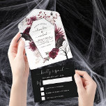 ハロウィン結婚の秋の秋ダークブルガンディーブラック オールインワン招待状<br><div class="desc">ハロウィーン10月31日の秋の秋ダークウォーター色ブルゴーニュとブラックの結婚式招待状 – 特別な不気味な結婚式の日のお祝いのためのモダン花、クモ、クモとこうもりの翼を持つ困難で恐ろしいスクリプトのタイポグラフィを含むエレガント。</div>