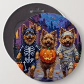 ハロウィン衣装を着たケーゼンドがお菓子を拾う 缶バッジ (正面&裏面)