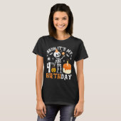 ハロウィン４歳お誕生日おめでとう！　冗談みたいなスケルトン君４歳だって！ Tシャツ (正面フル)