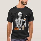 ハロウィン スカル コーヒーを飲むスケルトン 1 Tシャツ (正面)
