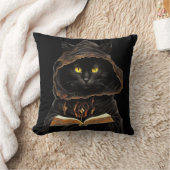 ハロウィン 猫が獲物の解剖学呪文リストを読む クッション (ブランケット)