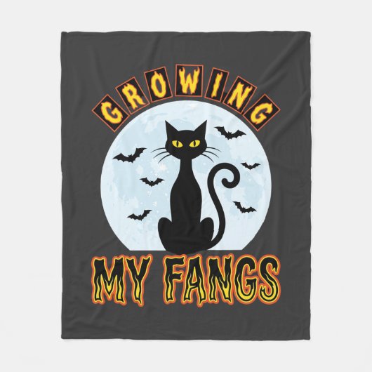 ハロウィン 黒猫 牙を伸ばす デザイン フリースブランケット (正面)