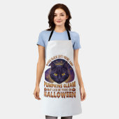 ハロウィン 黒猫 落ち葉 かぼちゃ輝く_ エプロン (着用した状態)