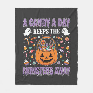 ハロウィンTシャツデザイン お菓子を毎日 フリースブランケット