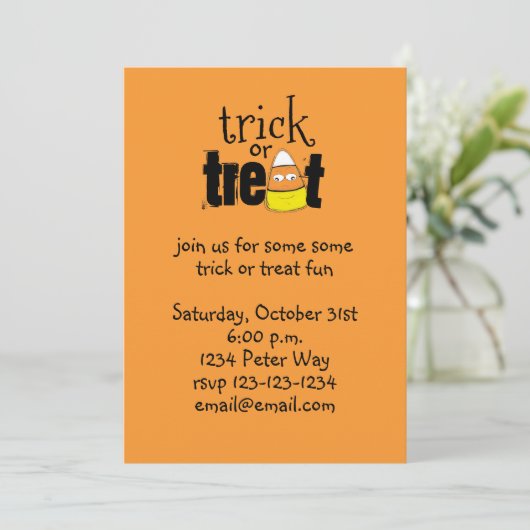 ハロウィーンかわいいキャンディーコーンのトリックまたはおもしろい治療 招待状 (スタンド正面)