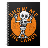 ハロウィーンがお菓子の骨格を見せてくれる ノートブック (正面)