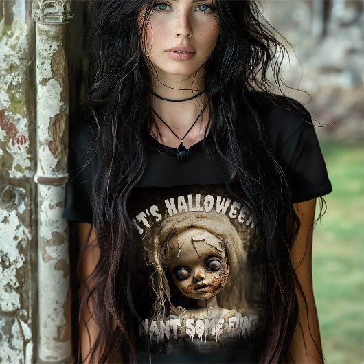 ハロウィーンでおもしろい人形を幽霊のよく出る欲しい Tシャツ