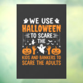 ハロウィーンで子供たちを怖がらせる銀行員大人デザイン ウィンドウサイン (シート3)