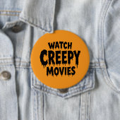 ハロウィーンにゾクゾク映画を見る 缶バッジ (インサイチュ)