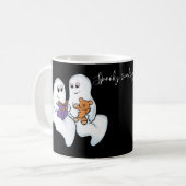 ハロウィーンに仲良く本を読むかわいいおばけたち コーヒーマグカップ (正面左)