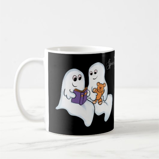 ハロウィーンに仲良く本を読むかわいいおばけたち コーヒーマグカップ (左)