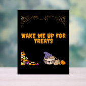 ハロウィーンのお菓子の準備ができて眠いナマケモノ！クラシックT アクリルサイン (ニュートラル)