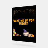 ハロウィーンのお菓子の準備ができて眠いナマケモノ！クラシックT アクリルサイン (傾斜)