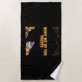 ハロウィーンのお菓子の準備ができて眠いナマケモノ！クラシックT ビーチタオル (正面)