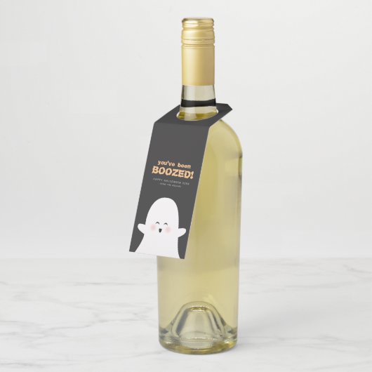 ハロウィーンのかわいい幽霊 ボトルネックタグ (アングル)