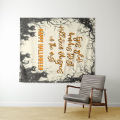 ハロウィーンのウォッチャー:ねじれた枝の下 タペストリー (インサイチュ(横))