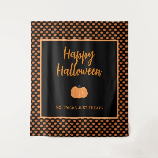 ハロウィーンのオレンジカボチャを扱うトリックはない タペストリー (正面)