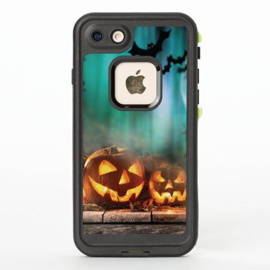 ハロウィーンのカボチャとこうもり LifeProof iPhoneケース (裏面)