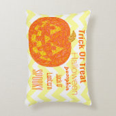 ハロウィーンのカボチャのちょうちんすてきハロウィーンパンプキンシェブロン アクセントクッション (正面(垂直))