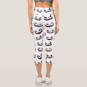 ハロウィーンのカボチャのちょうちんカボチャ顔ブラックアンドホワイト カプリレギンス (裏面)