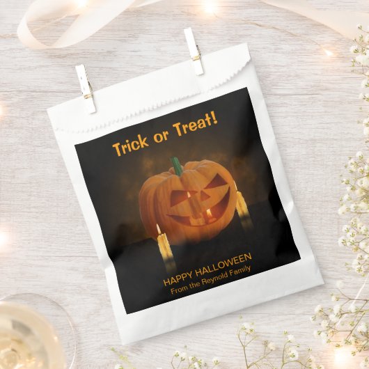 ハロウィーンのカボチャランタンとキャンドル フェイバーバッグ (クリップ留めされた状態)