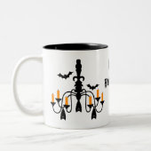 ハロウィーンのキャンドルとこうもりシャンデリア ツートーンマグカップ (左)