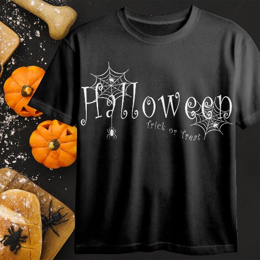 ハロウィーンのクモの巣とクモ Tシャツ