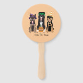 ハロウィーンのコスチュームで犬をトリックまたは治療する ハンドファン (裏面)