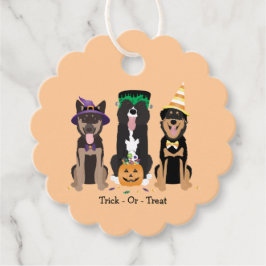 ハロウィーンのコスチュームで犬をトリックまたは治療する フェイバータグ